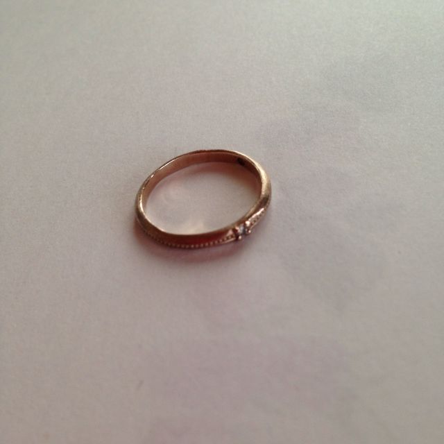 【SIENAROSE(シエナロゼ)の口コミ】 他の店舗も回りました。綺麗でシンプルなものはいくつもありましたが、私…