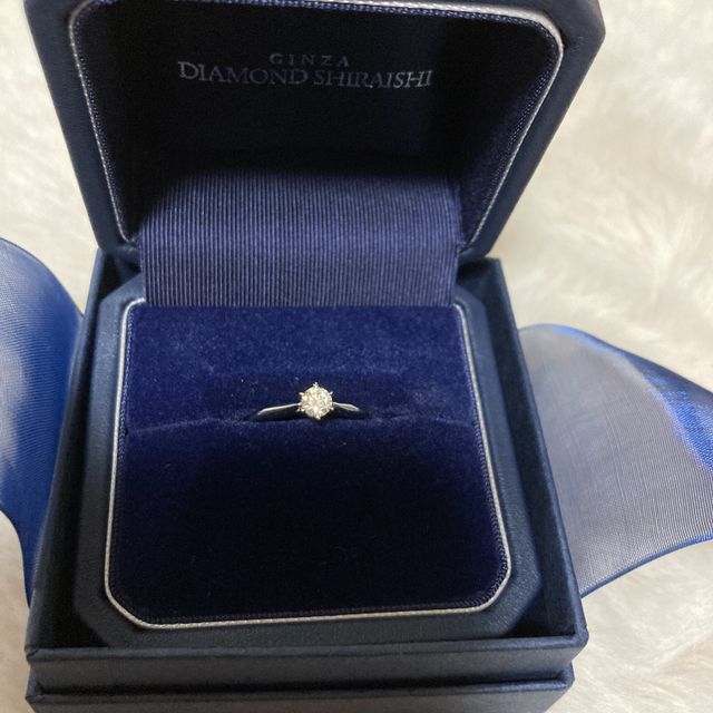 【銀座ダイヤモンドシライシの口コミ】 シンプルでガチャガチャしていないデザインが素敵だった。名前や記念日な…