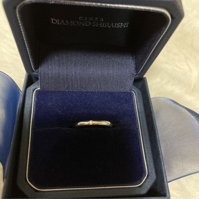 【銀座ダイヤモンドシライシの口コミ】 シンプルでガチャガチャしていないデザインが素敵だった。名前や記念日な…