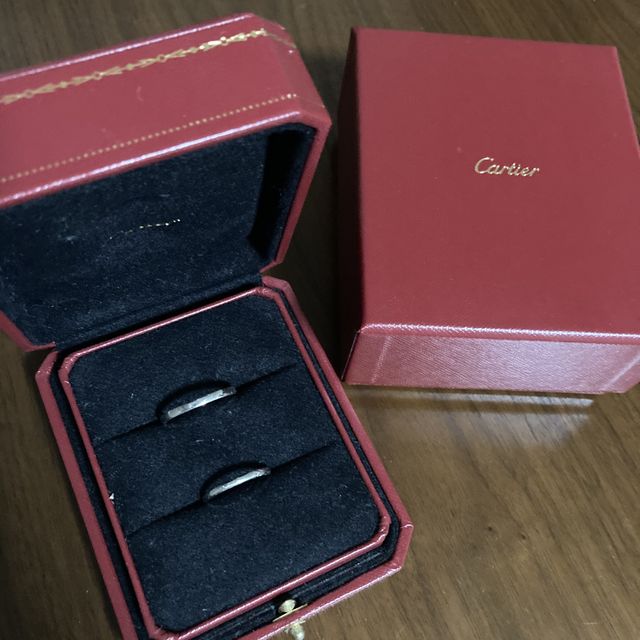 【カルティエ(Cartier)の口コミ】 プロポーズされた際にカルティエの腕時計をいただいたので、思い出のブラ…