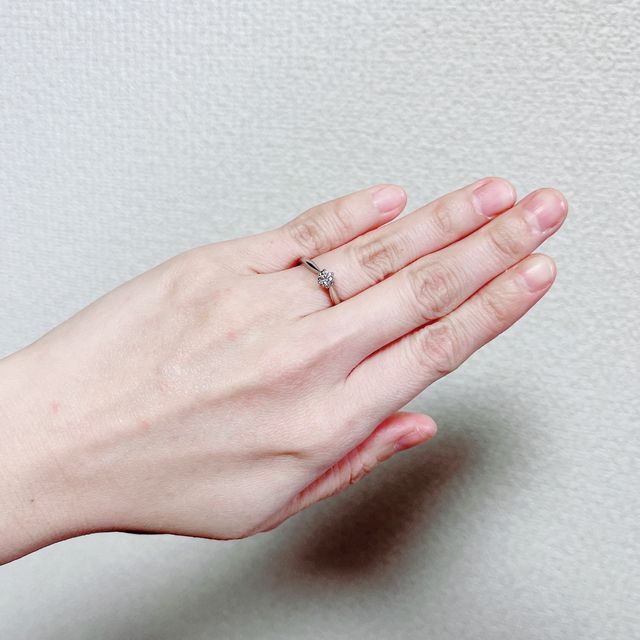 【銀座ダイヤモンドシライシの口コミ】 着け心地が良くシンプルかつ可愛いく普段使いできそうなデザインに一目惚…