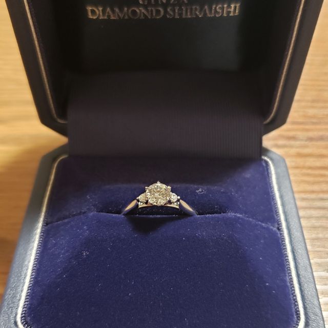 【銀座ダイヤモンドシライシの口コミ】 安心できるブランドの中で、ダイヤモンドの品質が特に良いなと感じて、ハ…