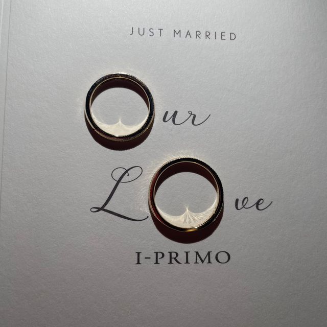 【アイプリモ(I-PRIMO)の口コミ】 フェザーをイメージした模様がリング一周に施されており、光が当たるとキ…