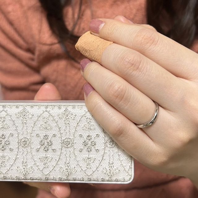 【MIKIMOTO(ミキモト)の口コミ】 日常使いのしやすいシンプルなデザインで探していた中で、婚約指輪が曲線…