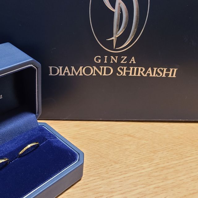 【銀座ダイヤモンドシライシの口コミ】 ・ダイヤのついたもの、シルバー、ゴールドと幅広く試着させていただきま…