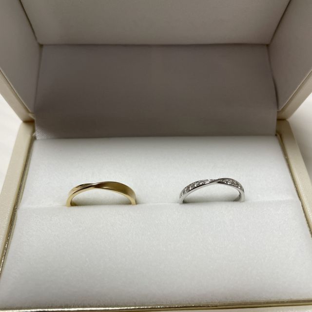 【宝寿堂(ほうじゅどう)の口コミ】 指がスッキリと長く見える、トップがクロスの華奢なデザインで、彼と私の…