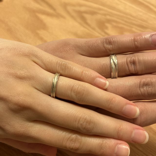 【ケイウノ ブライダル(K.UNO BRIDAL)の口コミ】 木目金で希望のデザインにできたことが1番の決め手です。また、デザインを…