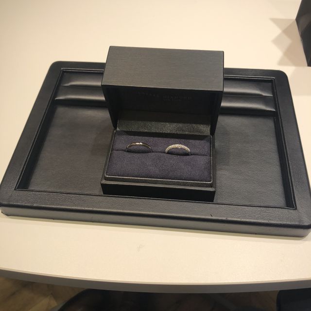 【ラザール ダイヤモンド(LAZARE DIAMOND)の口コミ】 写真では綺麗に見えても付けた時、付けている感があるかどうかが大事だと…