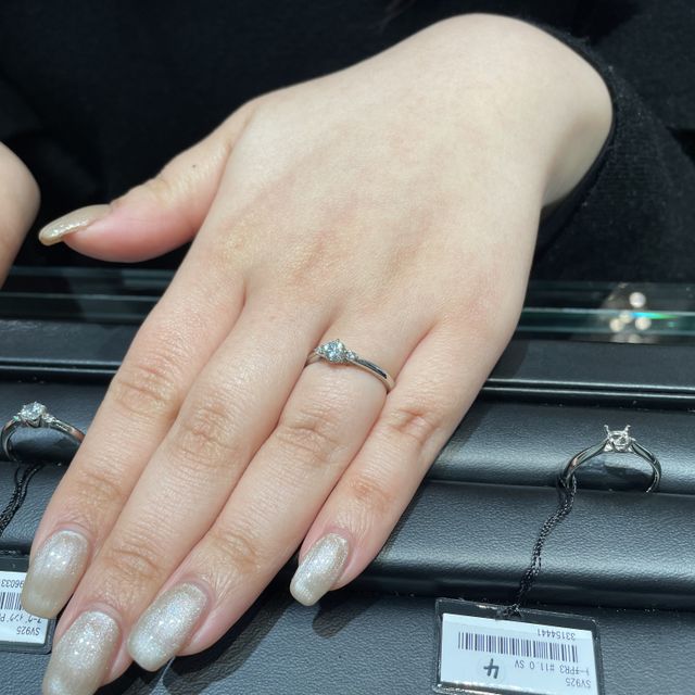 【ラザール ダイヤモンド(LAZARE DIAMOND)の口コミ】 リングの種類が多く、ダイヤモンドも一つ一つどれにするか選ぶことができ…