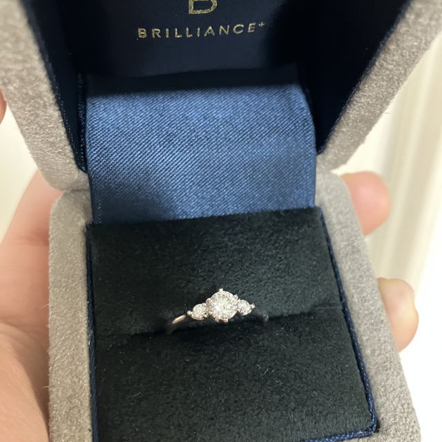 【BRILLIANCE+(ブリリアンスプラス)の口コミ】 サイトで下見をして事前にメールで見たいものをご連絡させていただき、当…