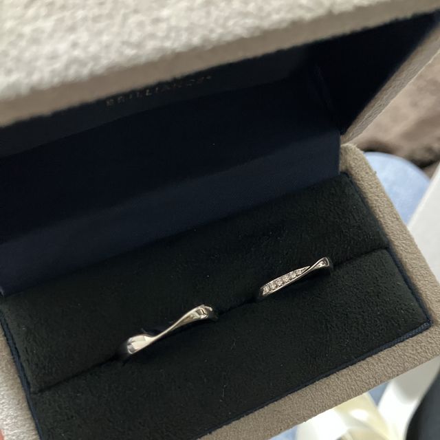 【BRILLIANCE+(ブリリアンスプラス)の口コミ】 初めは1粒ダイヤが入っているようなシンプルなデザインがよかったのですが…