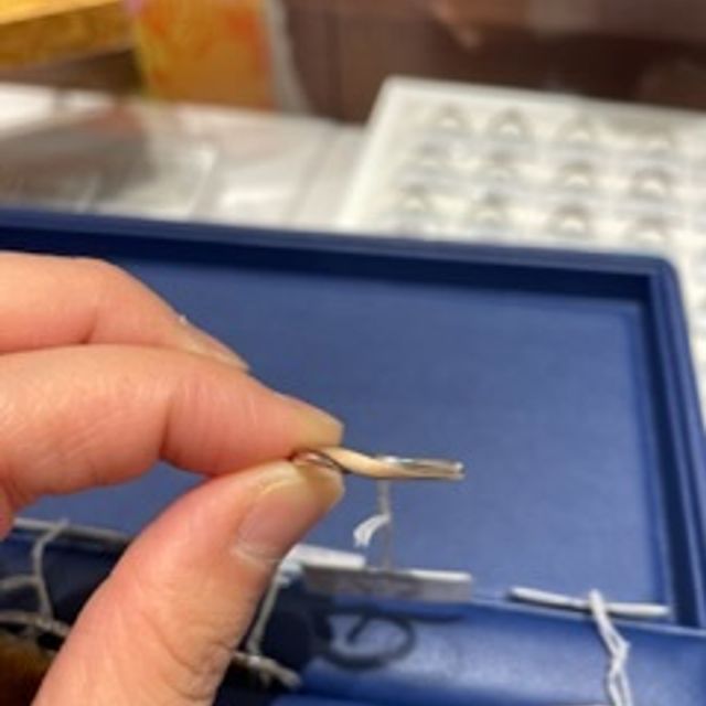 【銀座ダイヤモンドシライシの口コミ】 ずっとエタニティーリングを探して何軒も回ったが、あまり決めてにかける…