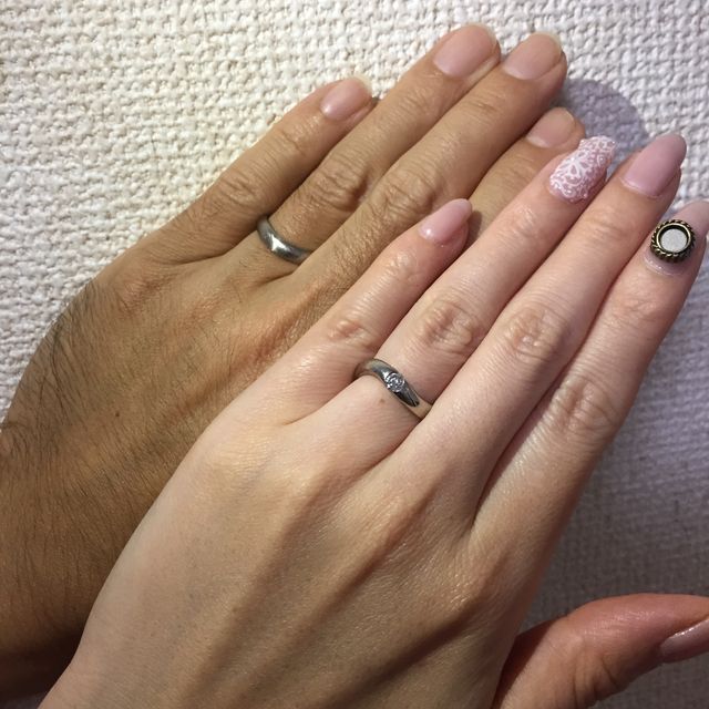 【俄(にわか)の口コミ】 私の指は節がないうえに指輪痩せしやすい指なので、根元までしっかり入っ…