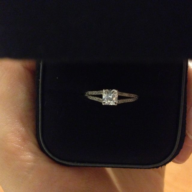 【ティファニー(Tiffany & Co.)の口コミ】 ざ、婚約指輪というカッティングよりも、少し変わったデザインの指輪が欲…