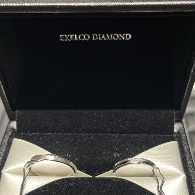 【エクセルコダイヤモンド(EXELCO DIAMOND)の口コミ】 さりげないダイヤが埋め込まれており、飽きのこないデザインに惹かれまし…