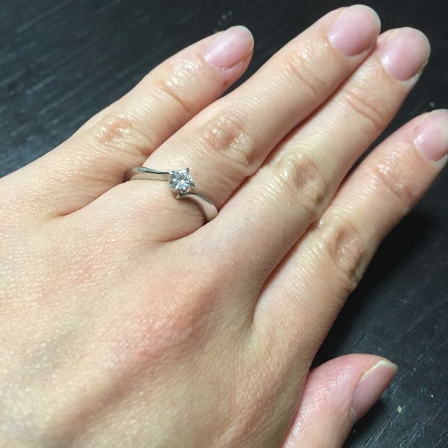 【4℃ BRIDAL(ヨンドシーブライダル)の口コミ】 サプライズでいただいたので、自分で選んでいません。ただ、プロポーズを…