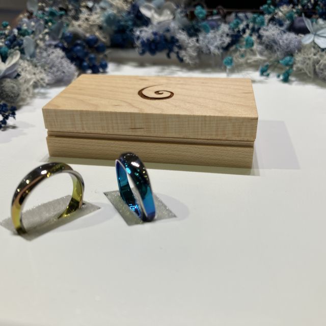 【SORA(ソラ)の口コミ】 ジルコニウムの発色がとてもきれいで、アレルギーにも優しいこと
指に合う…