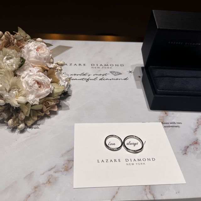 【ラザール ダイヤモンド(LAZARE DIAMOND)の口コミ】 婚約指輪は別のブランドで購入しましたが、予算もあり、デザインが素敵で…