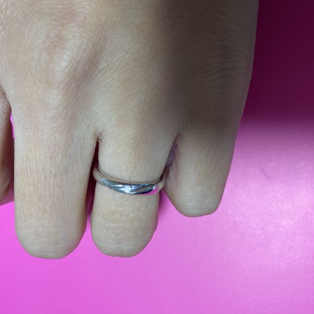 【アイプリモ(I-PRIMO)の口コミ】 デザインがかわいいなと感じたので決めました。太さも好みです。横から見…