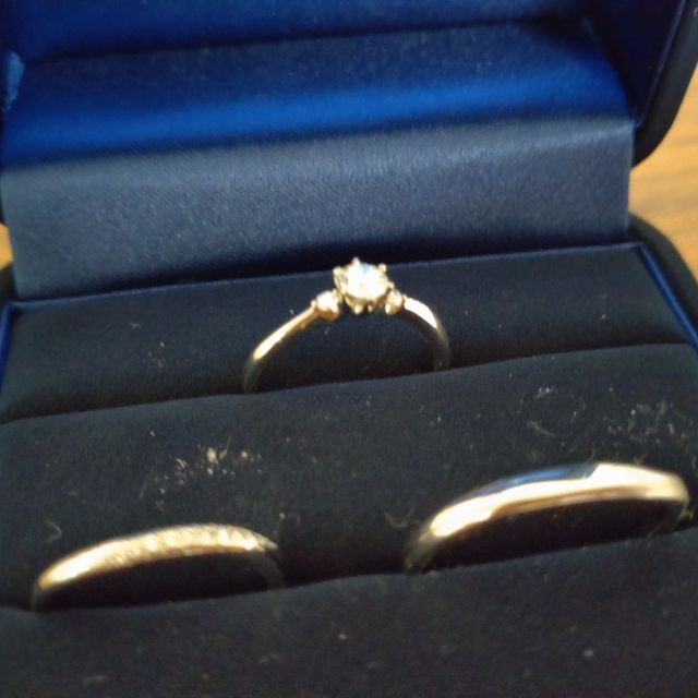 【4℃ BRIDAL(ヨンドシーブライダル)の口コミ】 結婚指輪は、お互いの特徴を活かしたものを選びました。シンプルでかつ少…