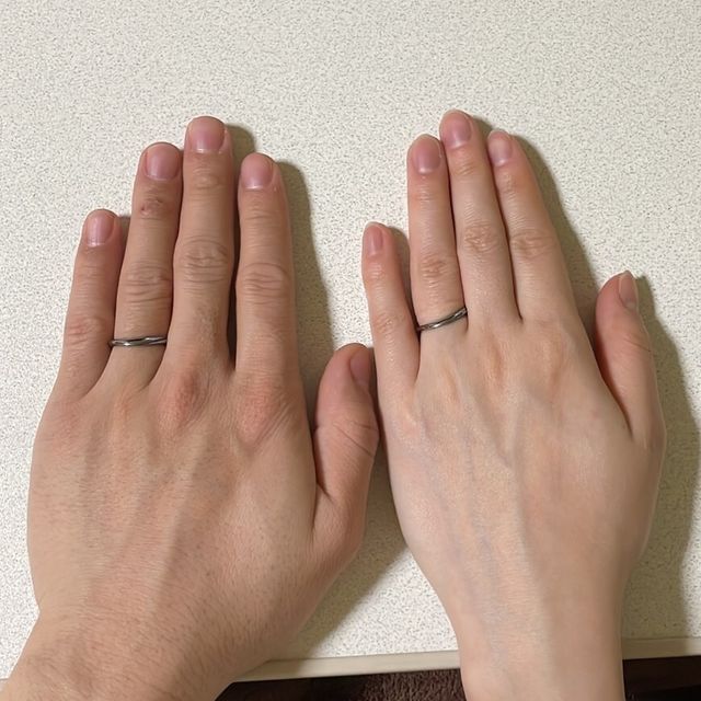 【SORA(ソラ)の口コミ】 2人とも青が好きなので、目立たないけどよく見ると青いラインが入っている…