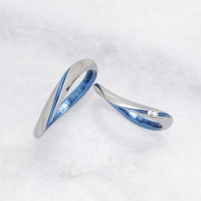 【SORA(ソラ)の口コミ】 2人とも青が好きなので、目立たないけどよく見ると青いラインが入っている…