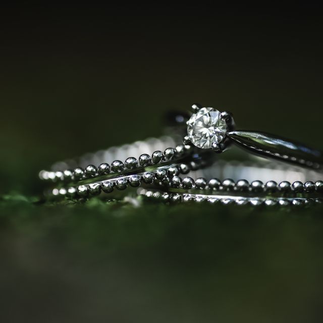 【ヴァン クリーフ＆アーペル(Van Cleef & Arpels)の口コミ】 HPでみて一目惚れでした。綺麗なプラチナはより一層指輪を輝かせてくれ、…