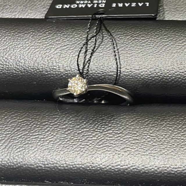 【ラザール ダイヤモンド(LAZARE DIAMOND)の口コミ】 指輪のデザインが気に入ったデザインが見つかったこと
ダイヤモンドのカッ…