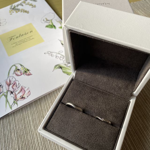 【Foulason(フレゾン)の口コミ】 店舗に行った時に指輪を見てデザインが良く購入の決め手になりました。シ…