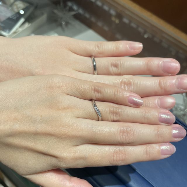 【銀座ダイヤモンドシライシの口コミ】 ウェーブが綺麗です。ダイヤモンドも顕微鏡のようなもので見せて頂きまし…