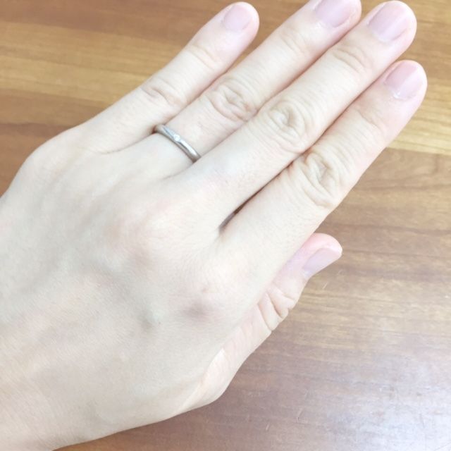 【俄(にわか)の口コミ】 まずはシンプルで日常的につけやすい物を探していました。具体的には、厚…