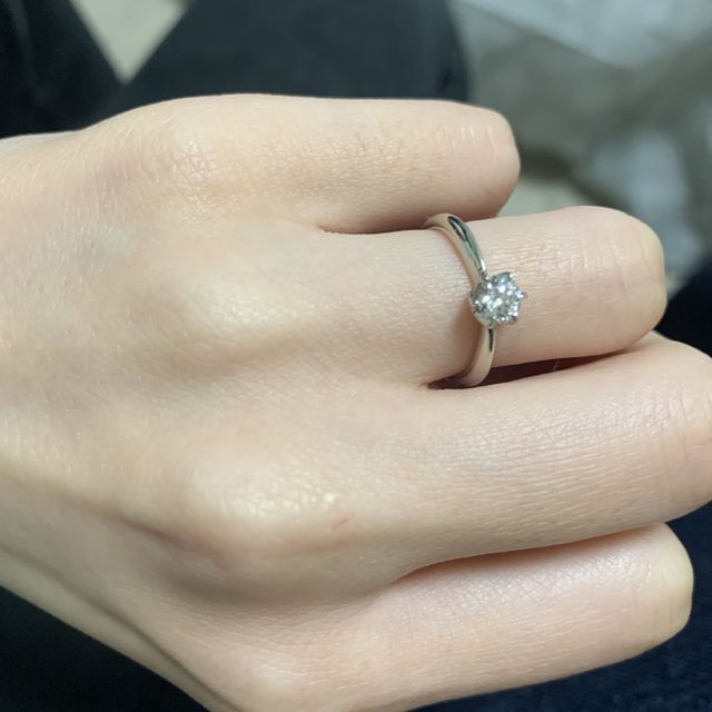 【銀座ダイヤモンドシライシの口コミ】 デザインが非常に良かったと思います。
金額もそこまで高くなく、自分の予…