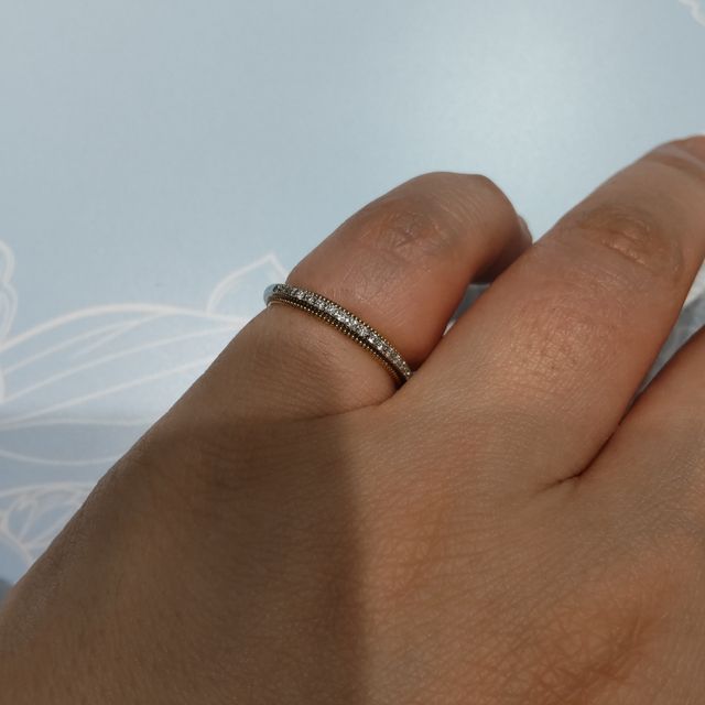 【ヴァンドーム青山(VENDOME AOYAMA)の口コミ】 ハーフエタニティでミル打ちがなされているデザインは珍しいと思います。…