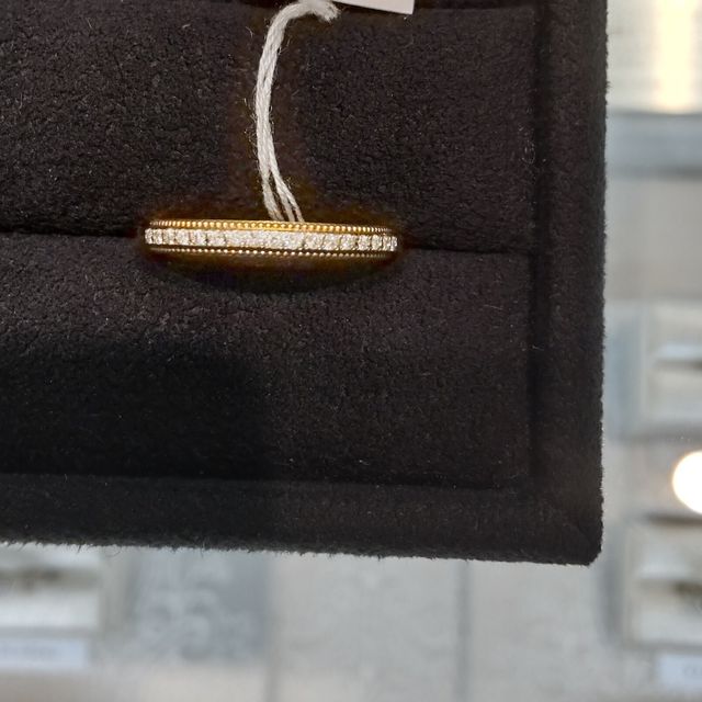 【ヴァンドーム青山(VENDOME AOYAMA)の口コミ】 ハーフエタニティでミル打ちがなされているデザインは珍しいと思います。…