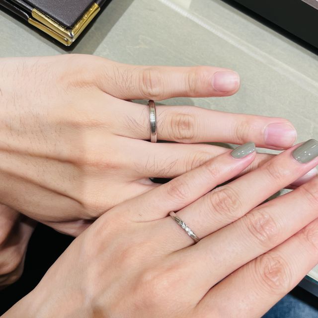 【アイプリモ(I-PRIMO)の口コミ】 素材はプラチナ一択で探していました。新婦側は指輪が斜めになることが気…