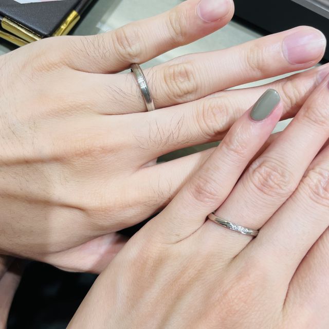 【アイプリモ(I-PRIMO)の口コミ】 素材はプラチナ一択で探していました。新婦側は指輪が斜めになることが気…