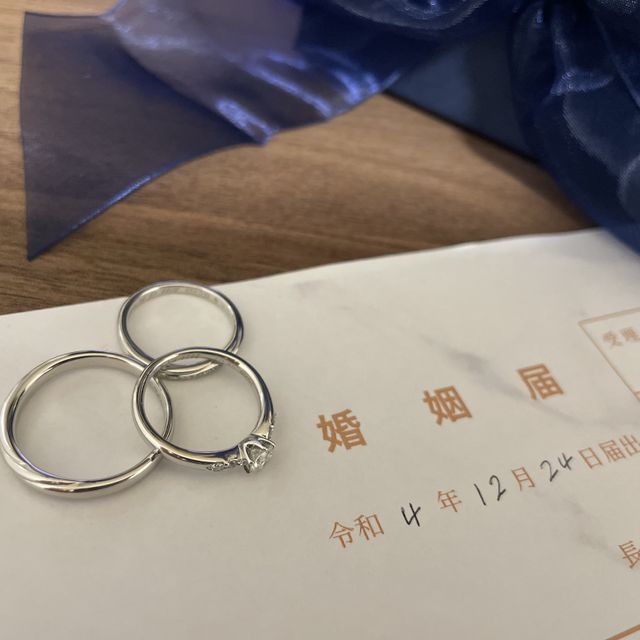 【銀座ダイヤモンドシライシの口コミ】 まずはブランド名を調べてその後シンプルかつ女性のほうはダイヤがついて…