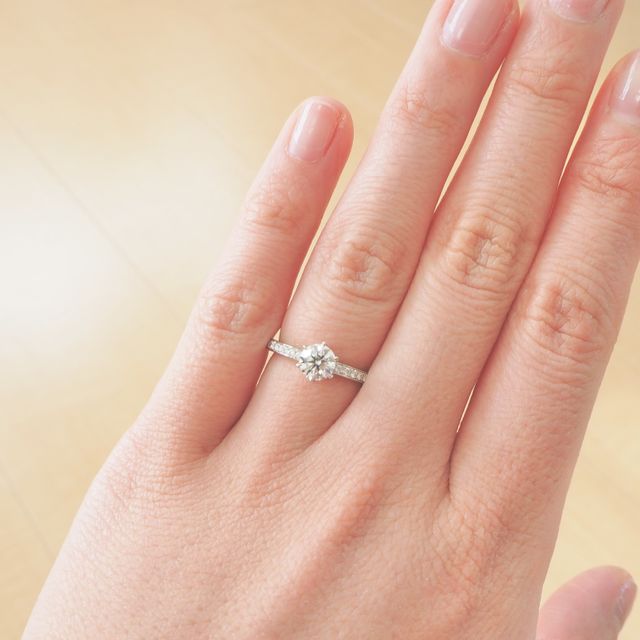 【アイプリモ(I-PRIMO)の口コミ】 好きな物を選んで欲しいと言ってくれたので、ダイヤの大きさは彼に任せ、…