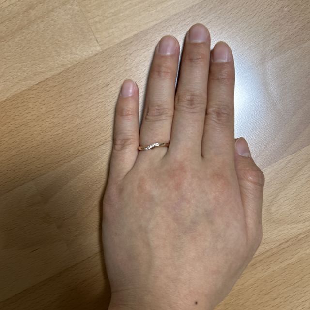 【アイプリモ(I-PRIMO)の口コミ】 シンプルすぎず、ゴージャスすぎず、
肌の色とも合っているところが気に入…