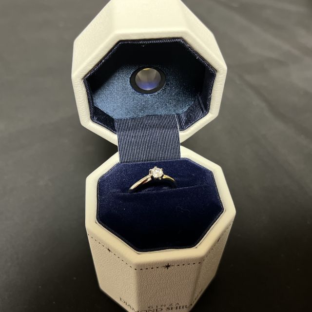 【銀座ダイヤモンドシライシの口コミ】 デザインがただ豊富でした。
また、ダイヤモンドの質とても良いと感じ、購…