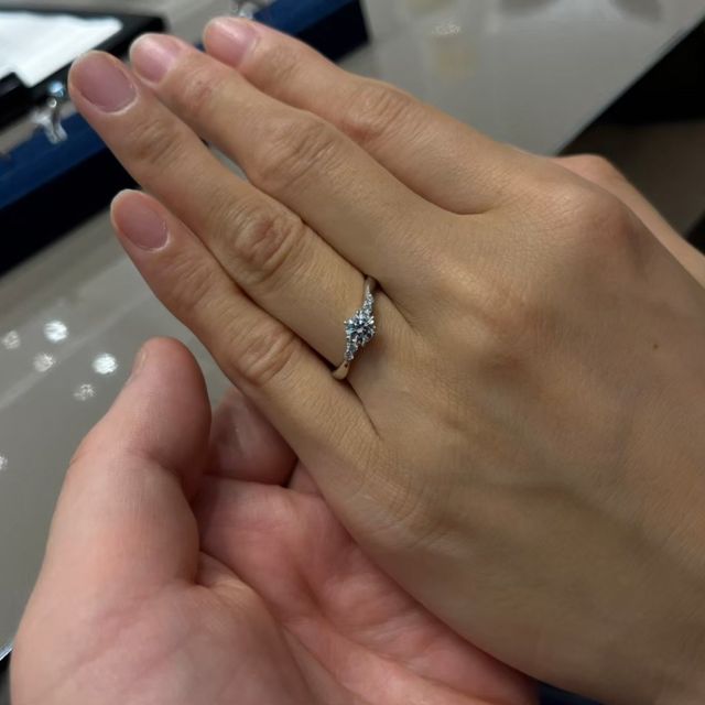 【アイプリモ(I-PRIMO)の口コミ】 私の指の関節は張っており、長く、水掻きはやや深めという特徴がありまし…