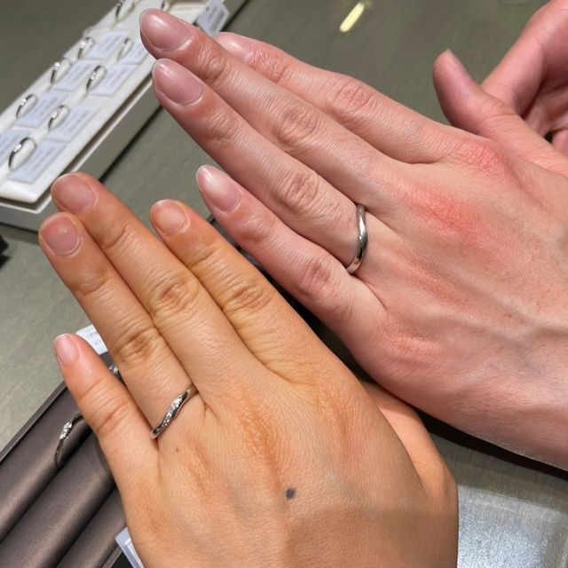 【アイプリモ(I-PRIMO)の口コミ】 デザインと色味、そして付け心地が気に入って決めました。流れるようなデ…