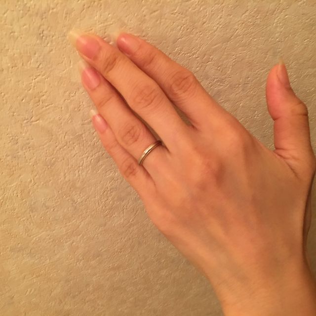 【アイプリモ(I-PRIMO)の口コミ】 指がキレイに見えるようなデザイン性があることと、シンプルだけどシンプ…