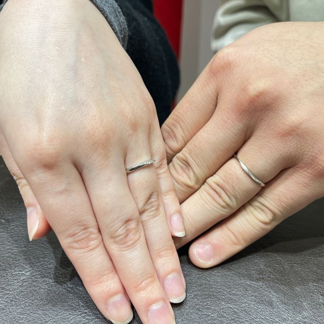 【TRECENTI(トレセンテ)の口コミ】 着け心地がよく、デザインも好みでした。
最初で最後の結婚指輪ですので、…