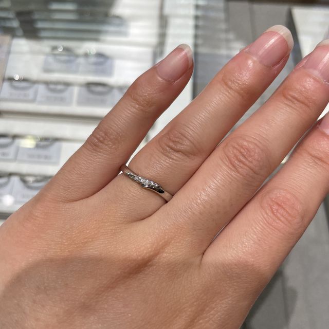 【アイプリモ(I-PRIMO)の口コミ】 指輪のデザインは、シンプルながらゴージャス感を感じられるものが多かっ…