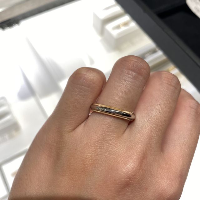 【ティファニー(Tiffany & Co.)の口コミ】 ティファニーの中でも人気のデザインミルグレインを試着しました。ミルグ…