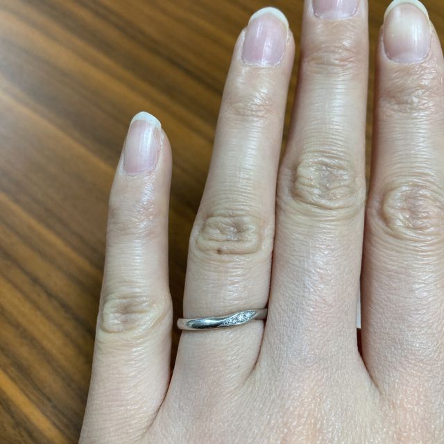 【銀座ダイヤモンドシライシの口コミ】 夫婦でそれぞれこだわりポイントをあげて
一致するものにしました。

夫は…