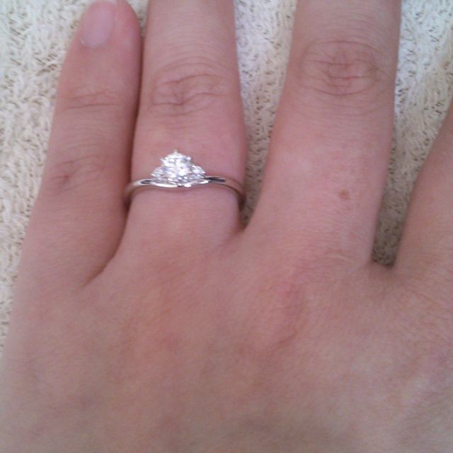 【CUKE(クーキ)の口コミ】 細身のタイプを希望しており、彼はダイヤモンドがきれいに見えるもので動…