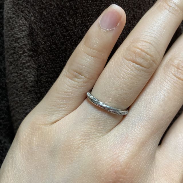 【銀座ダイヤモンドシライシの口コミ】 デザインが華やかでかわいいけれど年齢を重ねても長くつけられそうと思っ…