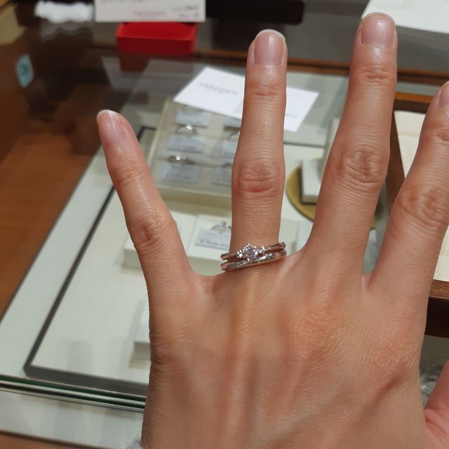 【TRECENTI(トレセンテ)の口コミ】 素材は強いプラチナの素材を使用しているようです。また、プラチナを削っ…
